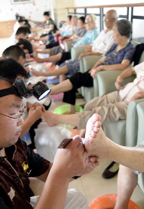 开一家修脚店投资多少钱？修脚服务定价与成本全解析